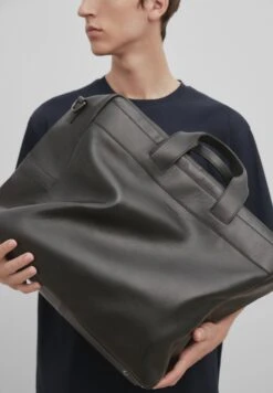 Massimo Dutti Studio -Short Sleeve - Basic T-Shirt - Dark Blue 16 Massimo Dutti Studio -Short Sleeve - Basic T-Shirt - Dark Blue -Massimo Dutti Shop 1bcaf03ac2324a7cabbc6187f5ea2109