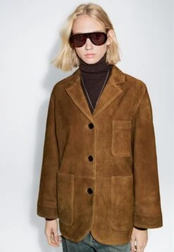 Massimo Dutti SUEDE FINISH WITH PATCH POCKETS - Leather Jacket - Camel 15 Massimo Dutti SUEDE FINISH WITH PATCH POCKETS - Leather Jacket - Camel -Massimo Dutti Shop 1cabc9de3c064718a3e986dedac17f58