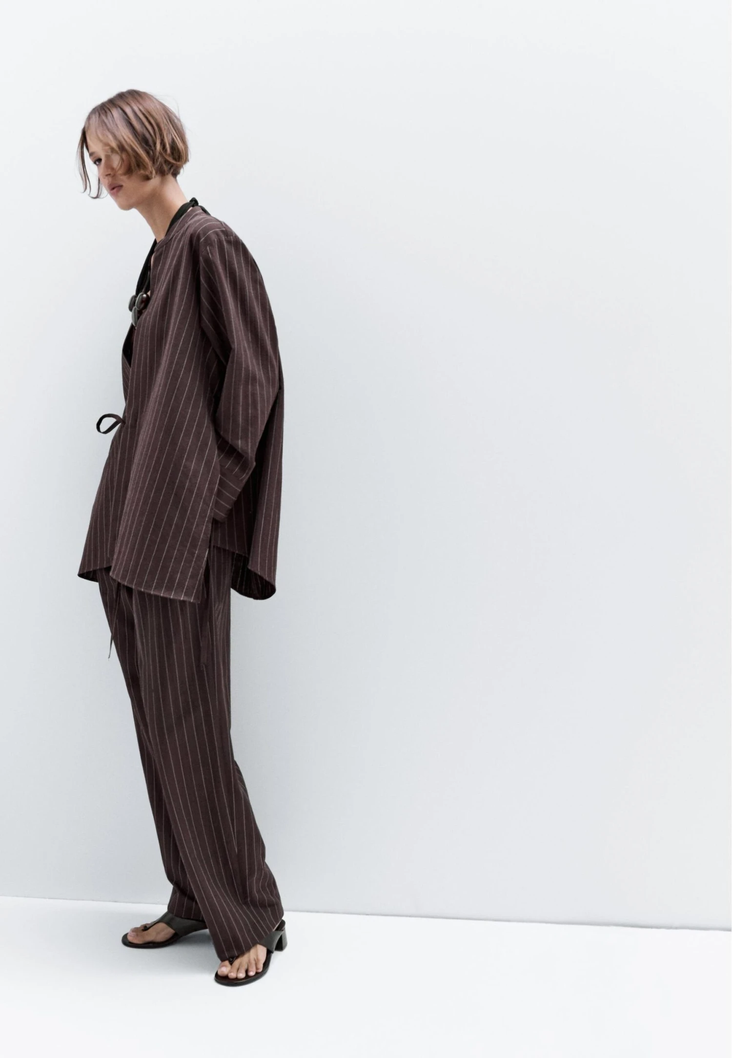 Massimo Dutti FLOWING CROSSOVER PINSTRIPE - Summer Jacket - Bordeaux 6 Massimo Dutti FLOWING CROSSOVER PINSTRIPE - Summer Jacket - Bordeaux - Image 4
