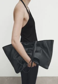 Massimo Dutti Halter With Square-Cut Neckline - Top -Massimo Dutti Shop 1cbe2c892df84affa374c88f3777595a