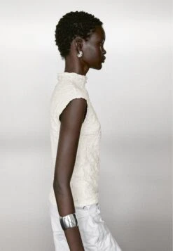 Massimo Dutti SLEEVELESS WITH GATHERED DETAIL - Basic T-shirt - White -Massimo Dutti Shop 1d149706d8cc41dfa4f8cac6bb67b77e