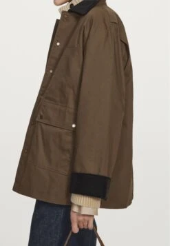 Massimo Dutti CORDUROY WAXED - Light Jacket - Dark Brown 18 Massimo Dutti CORDUROY WAXED - Light Jacket - Dark Brown -Massimo Dutti Shop 1d85387061be474493fafc53275166b7