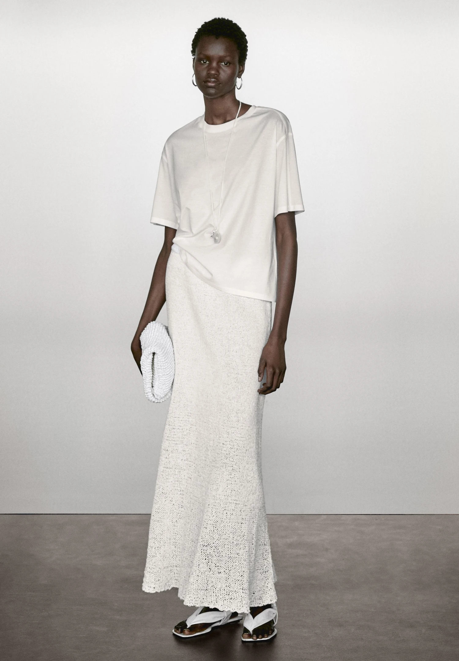 Massimo Dutti OVERSIZE WITH SEAM DETAIL - Basic T-shirt - White 3 Massimo Dutti OVERSIZE WITH SEAM DETAIL - Basic T-shirt - White