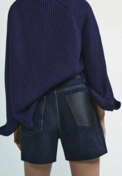 Massimo Dutti With Pocket - Denim Shorts - Dark Blue 14 Massimo Dutti With Pocket - Denim Shorts - Dark Blue -Massimo Dutti Shop 1e80f02e6f5b4f4189d0720a867660e0