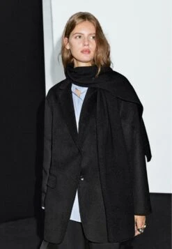 Massimo Dutti LAPEL COLLAR WITH DETACHABLE SCARF - Blazer - Black -Massimo Dutti Shop 1ef0f38d3c354a9ebae10b9b401908f0