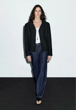 Massimo Dutti CROPPED CREW NECK WITH POCKETS - Light Jacket - Black -Massimo Dutti Shop 1f3d291308f74567ab397b4b1208a690