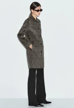 Massimo Dutti MEDIUM BUTTONED ANIMAL PRINT - Classic Coat - Grey -Massimo Dutti Shop 206cf044b6104731ae7f54adc41a8bfe