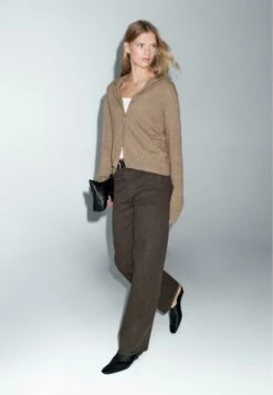 Massimo Dutti HIGH-WAIST WIDE-LEG - Wide Leg - Dark Brown 15 Massimo Dutti HIGH-WAIST WIDE-LEG - Wide Leg - Dark Brown -Massimo Dutti Shop 215d5d9b1ce94616b0242122843b8ffe