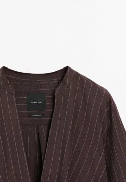 Massimo Dutti FLOWING CROSSOVER PINSTRIPE - Summer Jacket - Bordeaux 17 Massimo Dutti FLOWING CROSSOVER PINSTRIPE - Summer Jacket - Bordeaux -Massimo Dutti Shop 21a143ae5da445278b37cb3a6e27110a