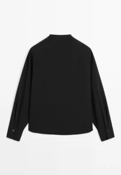 Massimo Dutti WITH CROSSOVER DETAIL AND BUTTON - Blouse - Black -Massimo Dutti Shop 21d379f85584425697af37b31c6dd1c0