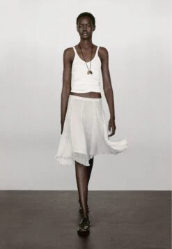 Massimo Dutti RIBBED V-NECK - Top - White -Massimo Dutti Shop 221455e058a14e8ca81b381d9e60dcd3