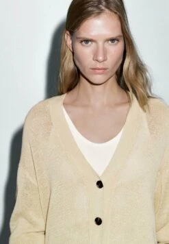 Massimo Dutti OVERSIZE FINE WITH BUTTONS - Cardigan - Yellow -Massimo Dutti Shop 226e933ea96049aabd733b74a67c59c6