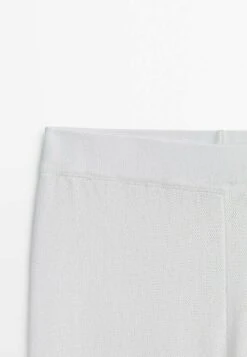 Massimo Dutti Textured - Trousers - White -Massimo Dutti Shop 22700124c9274d36a0c5600fefddc02e