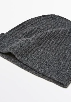 Massimo Dutti Beanie - Bordeaux -Massimo Dutti Shop 229fdb83a66144b988266c8d75c84383