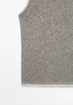 Massimo Dutti SLEEVELESS WITH DOUBLE TRIM - Basic T-shirt - Grey 20 Massimo Dutti SLEEVELESS WITH DOUBLE TRIM - Basic T-shirt - Grey -Massimo Dutti Shop 22f59e6b5bfe4ee4b5308eb1cdcd6fb2