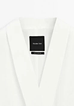 Massimo Dutti SLEEVELESS TUXEDO COLLAR WITH BELT - Waistcoat - White 18 Massimo Dutti SLEEVELESS TUXEDO COLLAR WITH BELT - Waistcoat - White -Massimo Dutti Shop 23830861c5314f2a9fbb82ecbad3f3b6