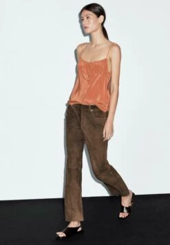 Massimo Dutti SUEDE FINISH - Leather Trousers - Dark Brown 13 Massimo Dutti SUEDE FINISH - Leather Trousers - Dark Brown -Massimo Dutti Shop 246319a0021c4d589957322060c1e91f