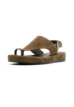 Massimo Dutti WITH QUILTED - T-bar Sandals - Camel -Massimo Dutti Shop 2474fa837d45429db177c96ec27aeabf