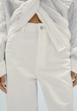 Massimo Dutti STRAIGHT-LEG CROPPED - Trousers - White -Massimo Dutti Shop 25b6e55accf1419f975c7859d4627fe1