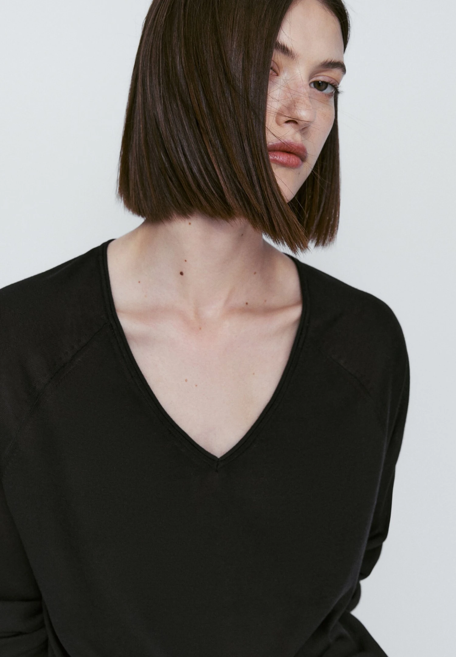 Massimo Dutti V-Neck Extra - Jumper 5 Massimo Dutti V-Neck Extra - Jumper - Image 3