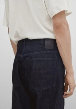 Massimo Dutti Studio - Straight-Fit Selvedge - Straight Leg Jeans - Blue -Massimo Dutti Shop 25e41026d9a34cf8bb77839c240887dd