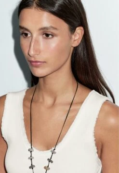 Massimo Dutti ROUND NECK WITH FRAYED PIPING - Top - White -Massimo Dutti Shop 260aa0bab1fb4f25ad20c457c4bb2d3f