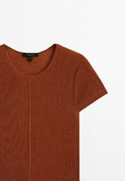 Massimo Dutti Shiny With Central Seam - Basic T-Shirt - Bordeaux 18 Massimo Dutti Shiny With Central Seam - Basic T-Shirt - Bordeaux -Massimo Dutti Shop 260feda80bda4abea8b83ddcda33e701