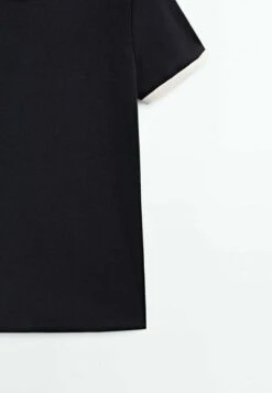 Massimo Dutti Short Sleeve Contrast- Print T-Shirt - Black 12 Massimo Dutti Short Sleeve Contrast- Print T-Shirt - Black -Massimo Dutti Shop 262587864d6d411383b3108ef9591e8b