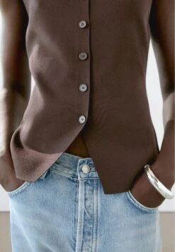 Massimo Dutti TAILORED FIT WITH BUTTONS - Waistcoat - Brown -Massimo Dutti Shop 2653ca3f6f374947970353042523383e