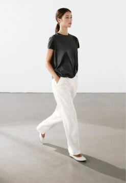 Massimo Dutti FLOWING SHORT SLEEVE WITH CREW NECK - Basic T-shirt - Dark Grey -Massimo Dutti Shop 26846c7cee8d4f47aae99f60ad220779