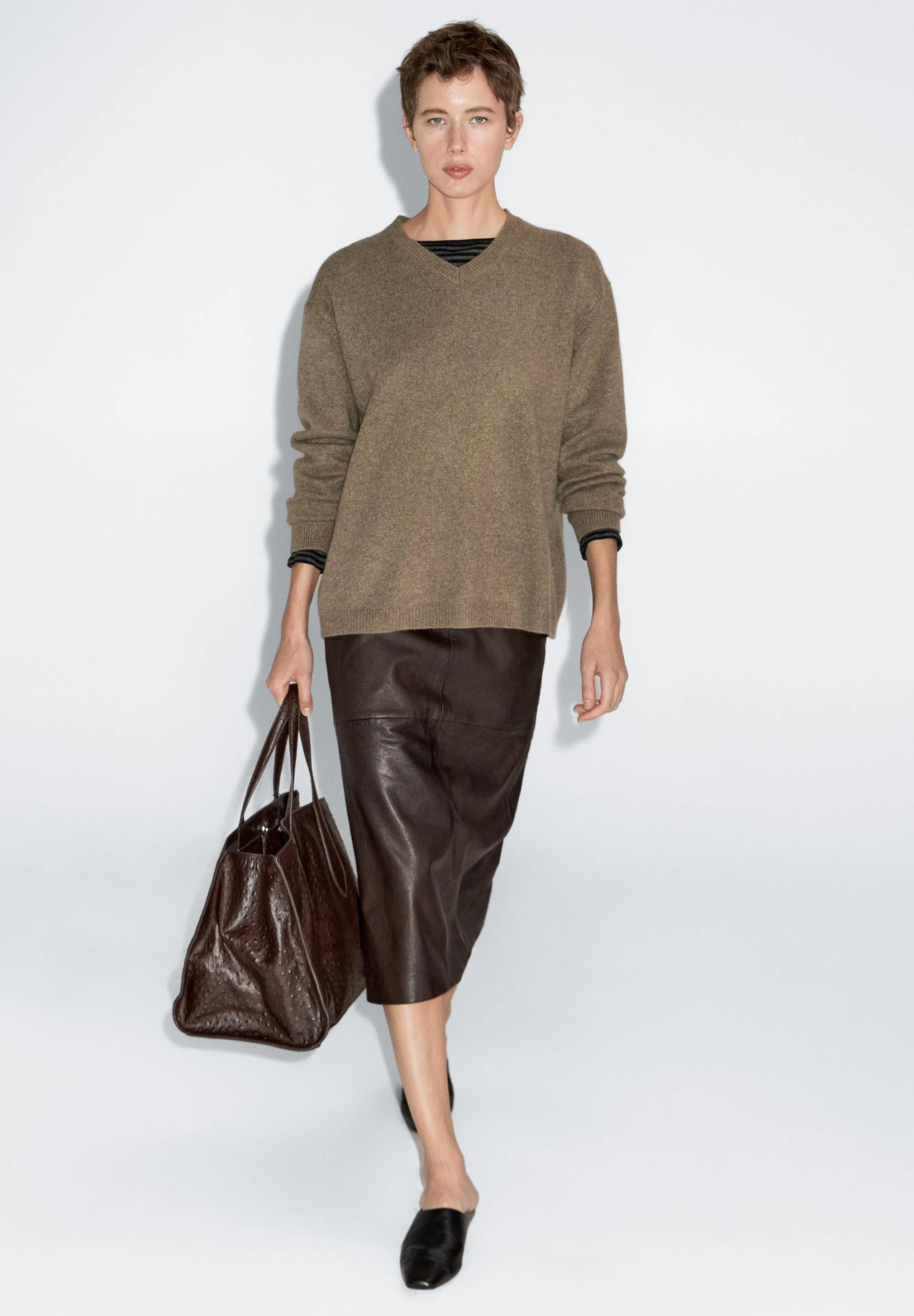 Massimo Dutti OVERSIZE V-NECK - Jumper - Ochre 7 Massimo Dutti OVERSIZE V-NECK - Jumper - Ochre - Image 5