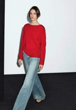 Massimo Dutti BOAT NECK LONG SLEEVE - Jumper - Red 21 Massimo Dutti BOAT NECK LONG SLEEVE - Jumper - Red -Massimo Dutti Shop 2762ad7972e546a88943aeb916fd5d2a