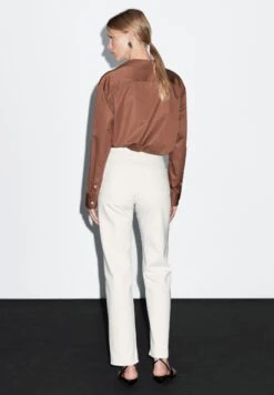 Massimo Dutti HIGH-WAIST STRAIGHT-LEG - Straight Leg Jeans - WHITE -Massimo Dutti Shop 27dc26fbc5eb47c6a2b885f09d15a17f