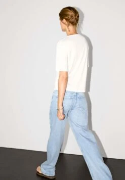 Massimo Dutti OVERSIZED WITH EYELETS - Print T-shirt - White -Massimo Dutti Shop 28481fe23dae44d0a609e85dc89340bb