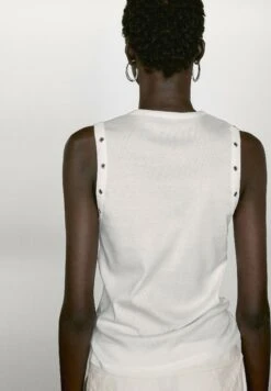 Massimo Dutti CREW NECK WITH EYELET DETAIL - Top - White 14 Massimo Dutti CREW NECK WITH EYELET DETAIL - Top - White -Massimo Dutti Shop 28adbe5ee1354016b63e0519366d74d7