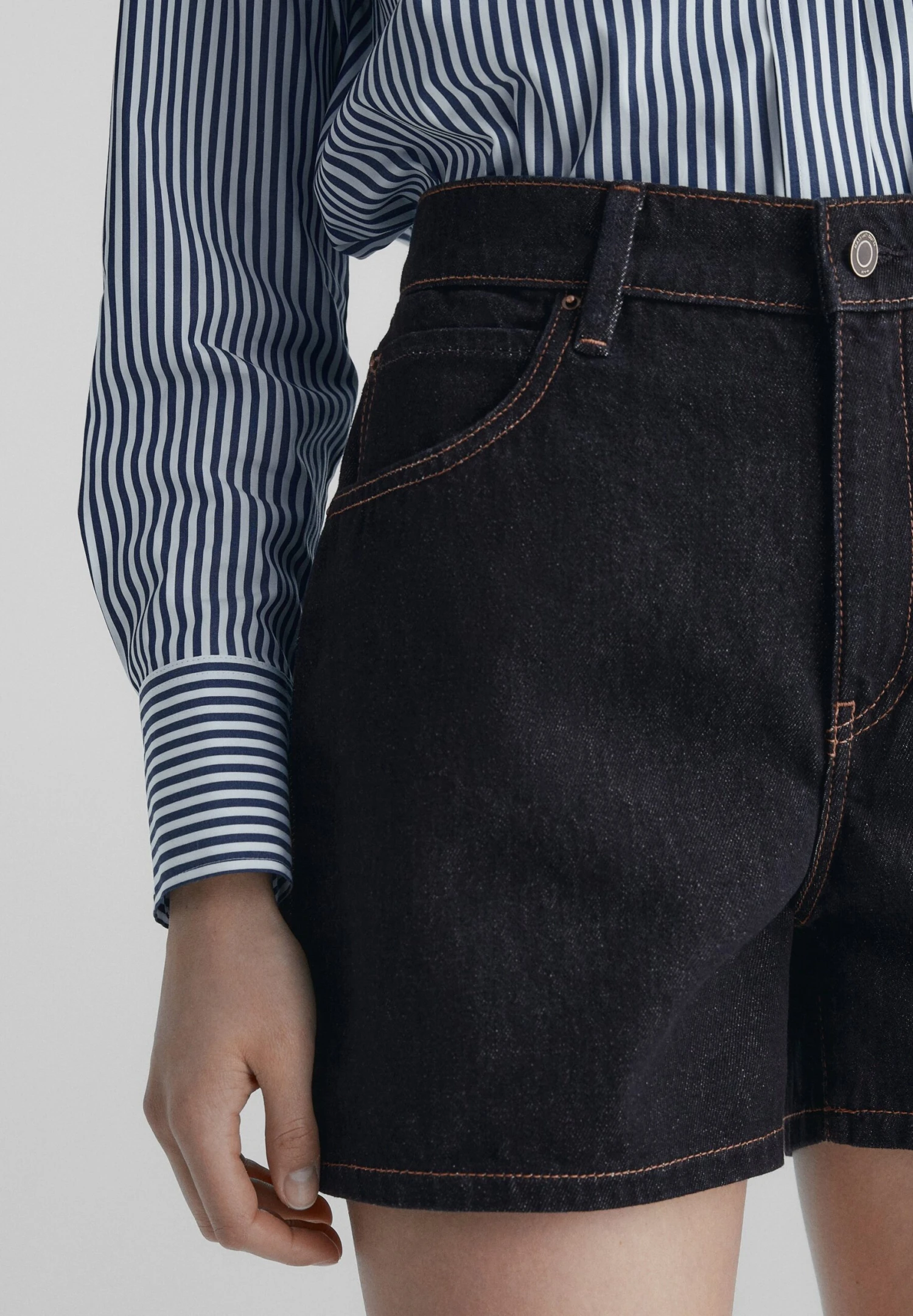 Massimo Dutti High Waist - Denim Shorts 5 Massimo Dutti High Waist - Denim Shorts - Image 3