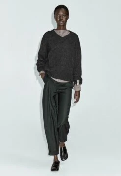 Massimo Dutti V-NECK KNIT SWEATER - Jumper - Dark Grey -Massimo Dutti Shop 292049195d204a988c567e5a0c94c868