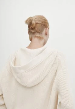 Massimo Dutti Purl With Hood And Drawstrings - Hoodie - Beige 13 Massimo Dutti Purl With Hood And Drawstrings - Hoodie - Beige -Massimo Dutti Shop 2958d1c9bd5c4d998f5975bab00ceb0c