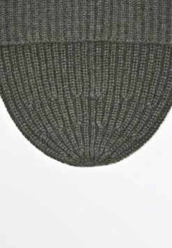 Massimo Dutti Beanie - Light Grey -Massimo Dutti Shop 2b334756492740f08f95563a5fd4ae79
