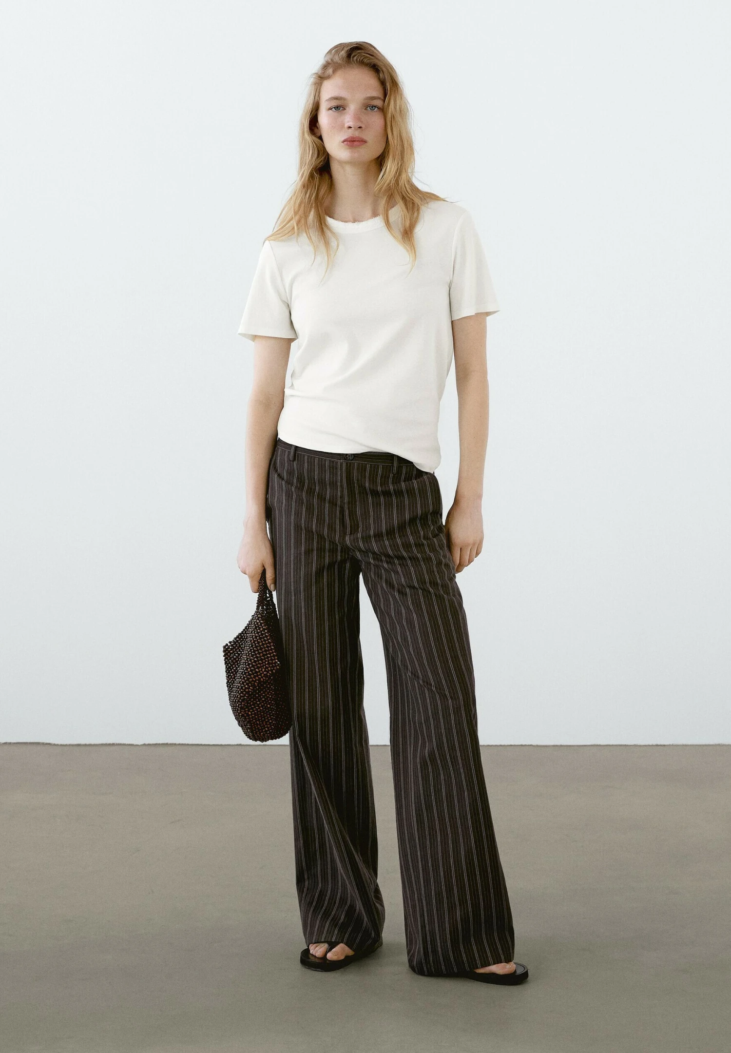 Massimo Dutti FRAYED COLLAR SHORT SLEEVE - Basic T-shirt - WHITE 3 Massimo Dutti FRAYED COLLAR SHORT SLEEVE - Basic T-shirt - WHITE