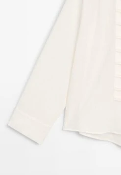 Massimo Dutti ROUND-NECK WITH BUTTON DETAILS - Button-down Blouse - Beige 21 Massimo Dutti ROUND-NECK WITH BUTTON DETAILS - Button-down Blouse - Beige -Massimo Dutti Shop 2baf115cb4c44249acfac7a7c4c87e1a