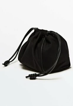 Massimo Dutti With Details - Wash Bag - Black 12 Massimo Dutti With Details - Wash Bag - Black -Massimo Dutti Shop 2c58e4c249db4042b175c3c501e7ad81