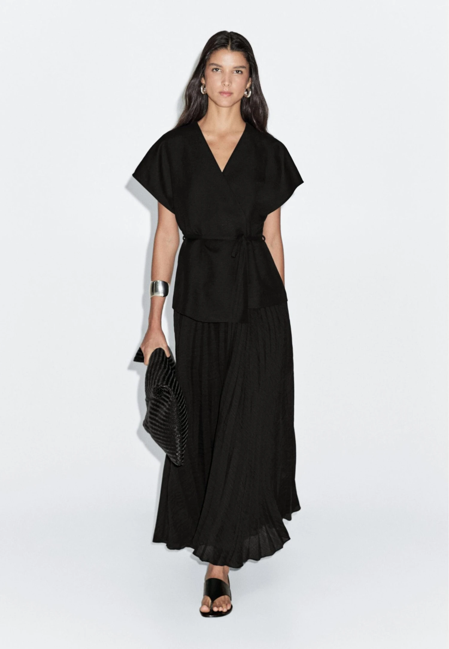 Massimo Dutti LONG PLEATED WITH WAISTCOAT DETAIL - Maxi Dress - Black 3 Massimo Dutti LONG PLEATED WITH WAISTCOAT DETAIL - Maxi Dress - Black