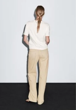 Massimo Dutti MID-RISE WIDE-LEG - Loose Jeans - Beige 13 Massimo Dutti MID-RISE WIDE-LEG - Loose Jeans - Beige -Massimo Dutti Shop 2d6cdce431ad4741a6287a2eee518fff