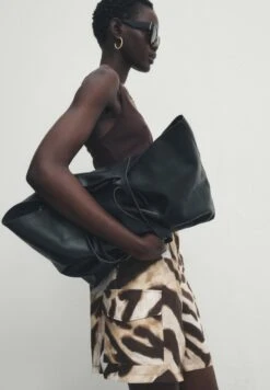 Massimo Dutti Bermuda With Animal Print - Shorts - Brown 15 Massimo Dutti Bermuda With Animal Print - Shorts - Brown -Massimo Dutti Shop 2d73df21c2084b758bf011263157a42f