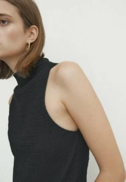 Massimo Dutti Textured Mock Turtleneck - Top - Black -Massimo Dutti Shop 2dc76c060b2243e9ab1945e600e0729a