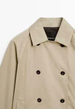 Massimo Dutti SHORT WITH BUTTON DETAIL ON THE COLLAR - Trenchcoat - BEIGE -Massimo Dutti Shop 2e8806e1778d49b998024bcf203c3923
