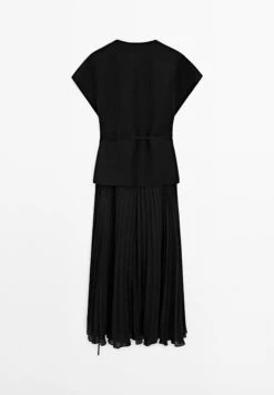 Massimo Dutti LONG PLEATED WITH WAISTCOAT DETAIL - Maxi Dress - Black 18 Massimo Dutti LONG PLEATED WITH WAISTCOAT DETAIL - Maxi Dress - Black -Massimo Dutti Shop 307e11a3ad4b40af9423b24d8672d655