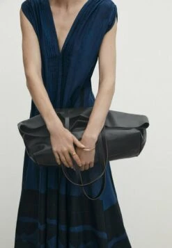 Massimo Dutti Printed With Pintuck Details - Day Dress - Dark Blue -Massimo Dutti Shop 30d150171a4f46ab8c1ceffd91174c4b