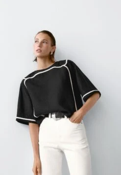 Massimo Dutti CONTRAST EMBROIDERY - Blouse - Black